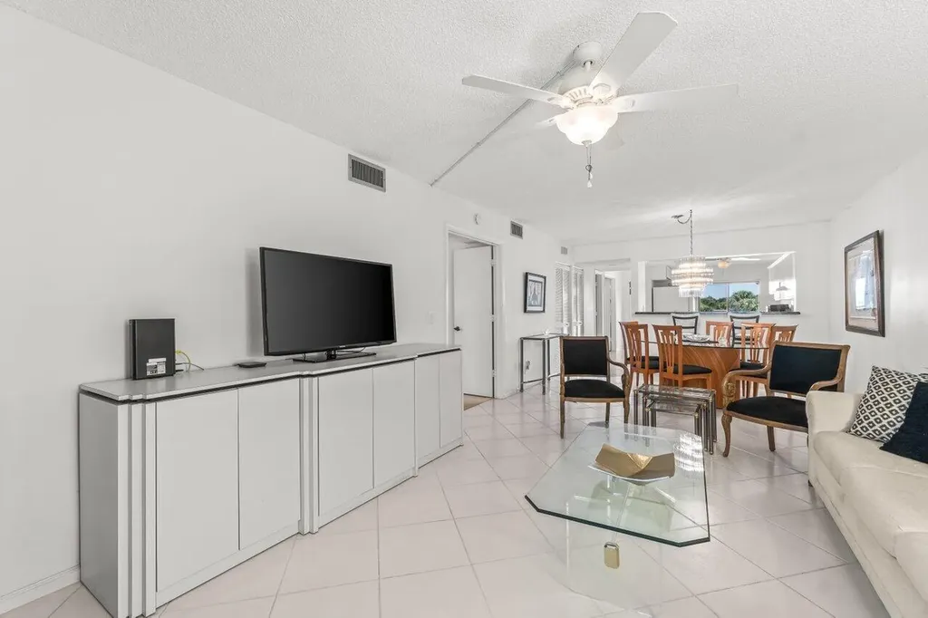5380 Cedar Lake Drive Boynton Beach FL 33437