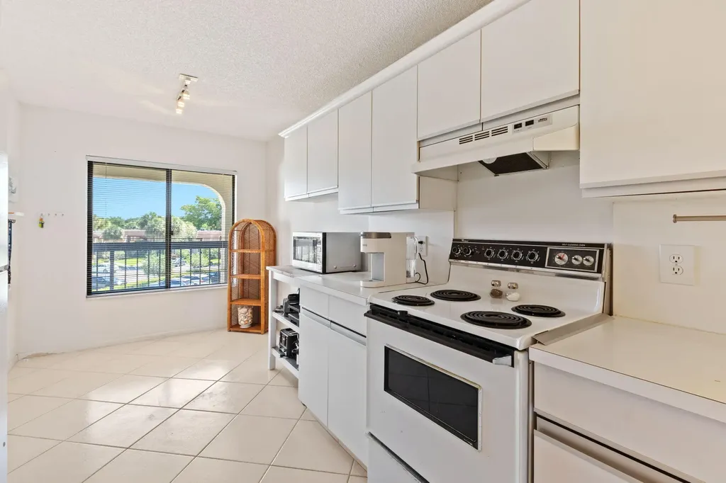 5380 Cedar Lake Drive Boynton Beach FL 33437