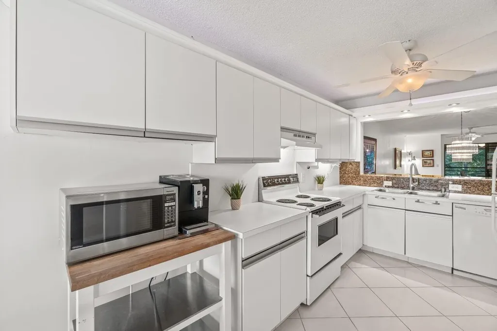 5380 Cedar Lake Drive Boynton Beach FL 33437