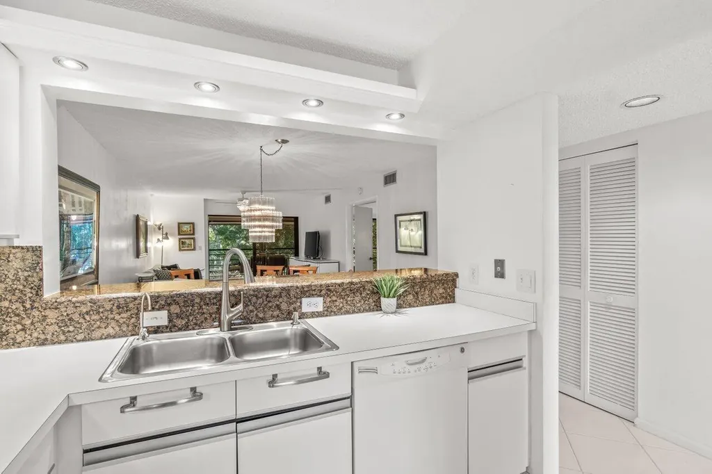 5380 Cedar Lake Drive Boynton Beach FL 33437