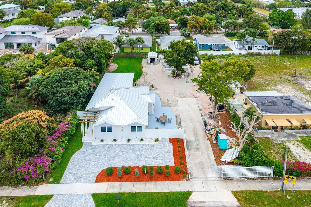 202 SE 4th Street Delray Beach FL 33483