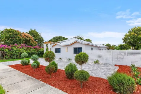 202 SE 4th Street Delray Beach FL 33483
