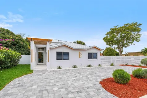 202 SE 4th Street Delray Beach FL 33483