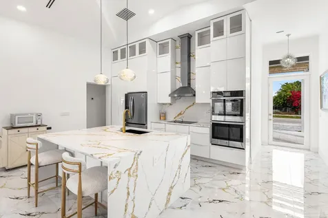 202 SE 4th Street Delray Beach FL 33483