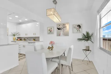 2043 Cornwall C Boca Raton FL 33434