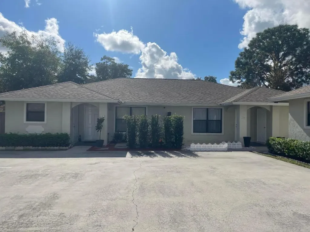 1450 Hawthorne Place Wellington FL 33414