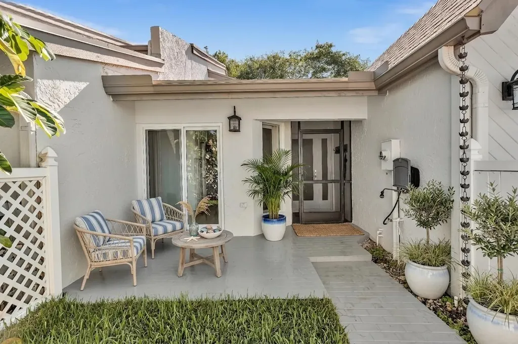 6708 Canary Palm Circle Boca Raton FL 33433