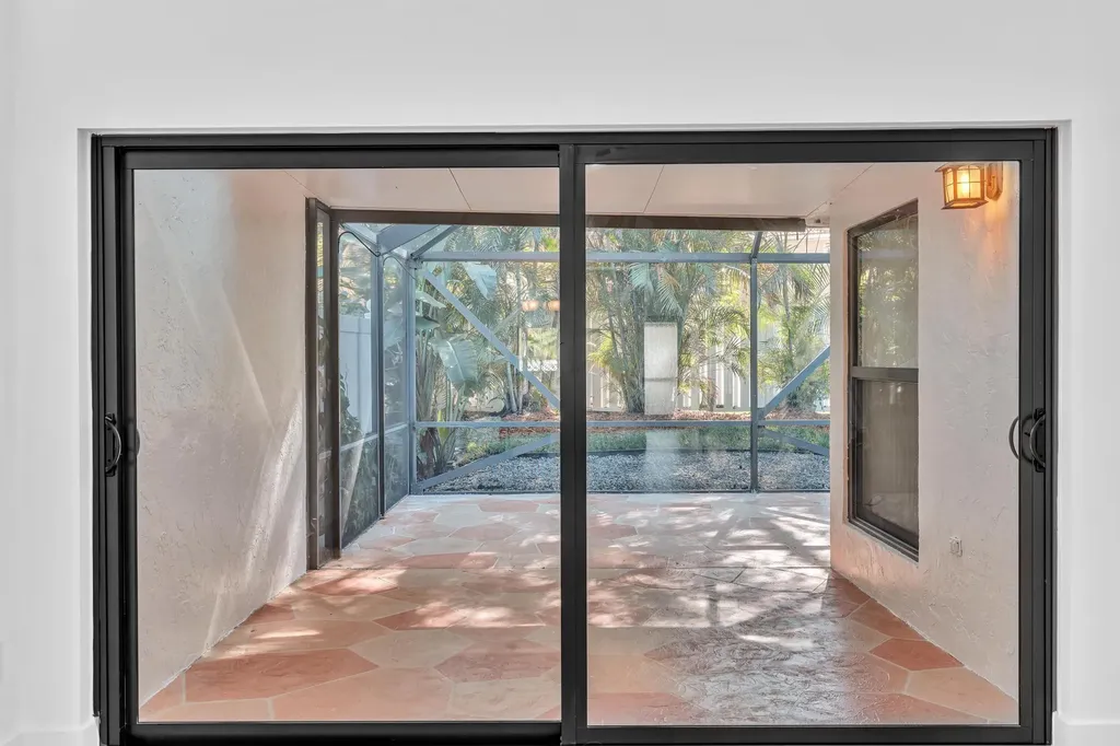 6708 Canary Palm Circle Boca Raton FL 33433