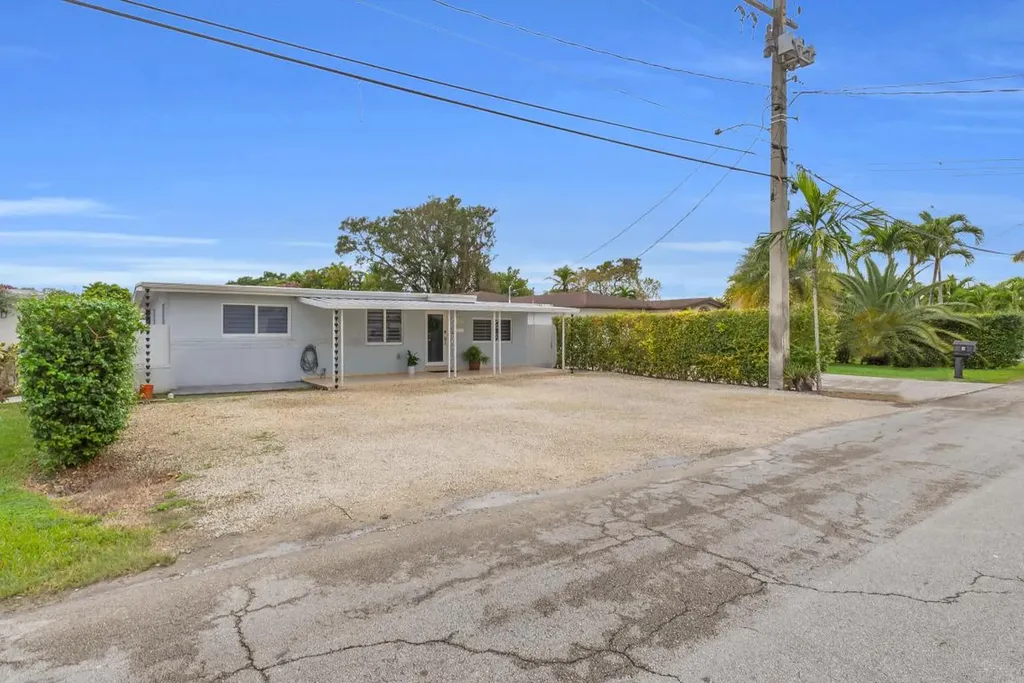 6350 SW 32 Street Miami FL 33155