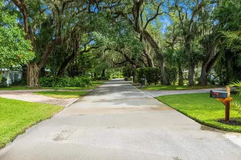2706 10th Avenue Vero Beach FL 32960