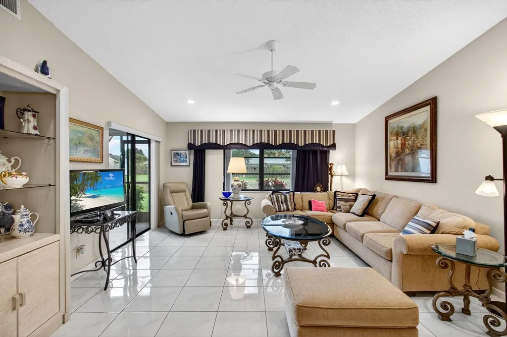 6292 Kings Gate Circle Delray Beach FL 33484