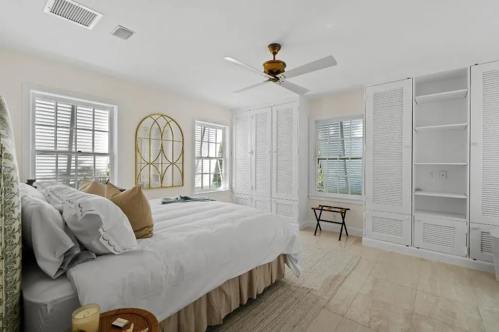 117 Via Vizcaya Palm Beach FL 33480