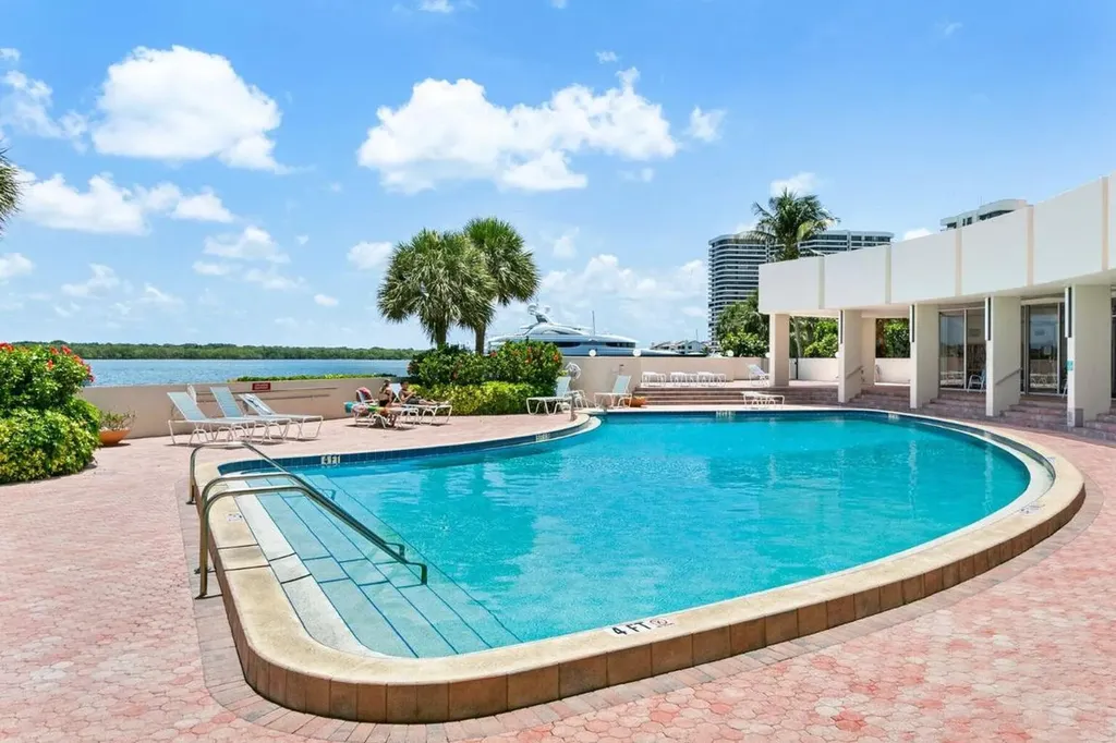 130 Lakeshore Drive North Palm Beach FL 33408