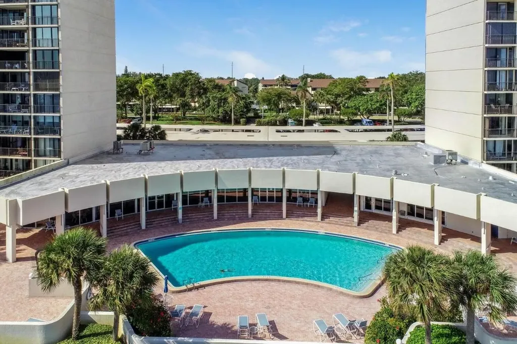 130 Lakeshore Drive North Palm Beach FL 33408