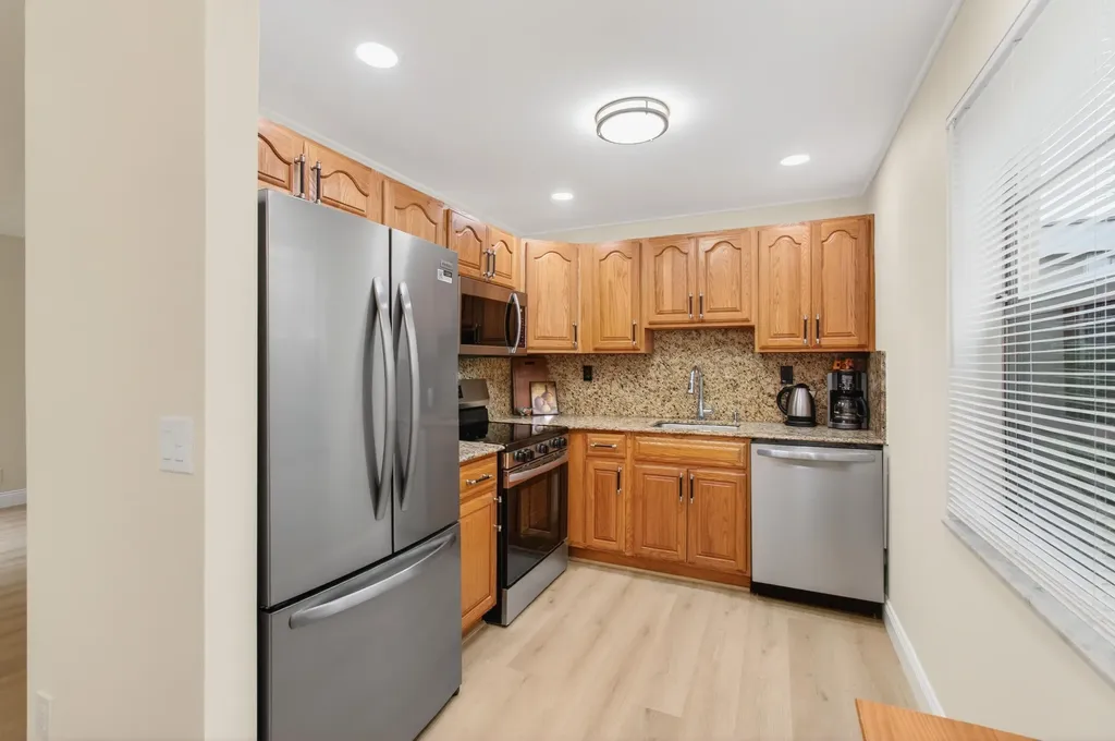 826 Normandy R Delray Beach FL 33484