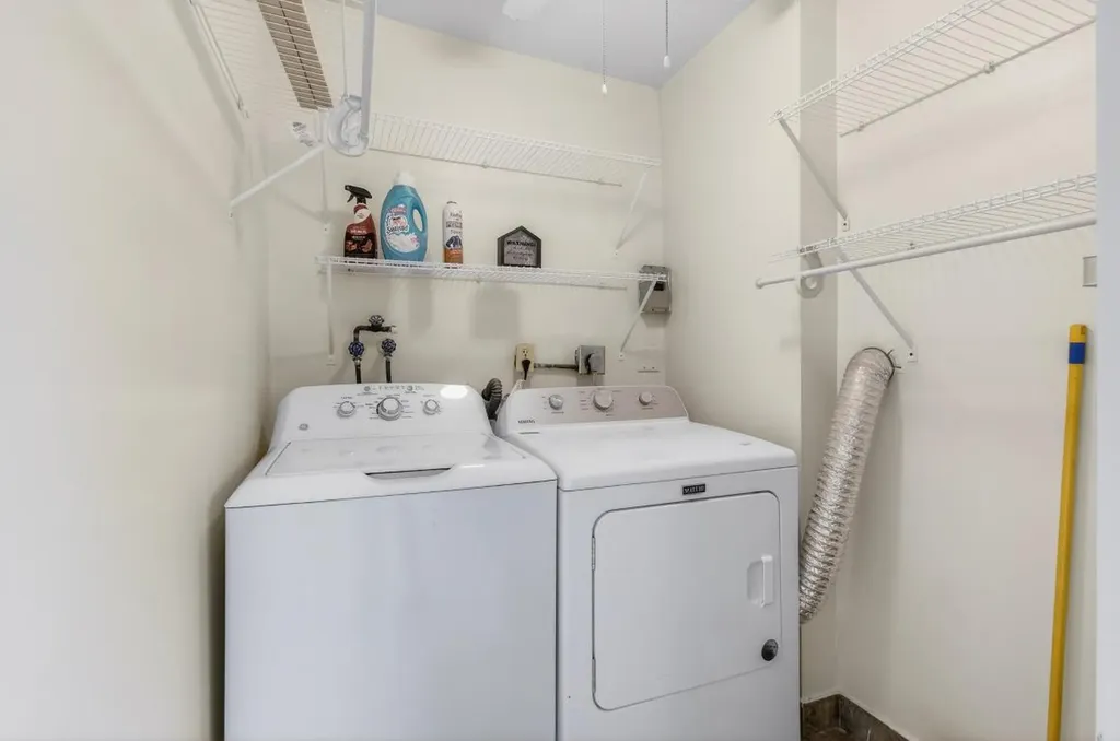 826 Normandy R Delray Beach FL 33484