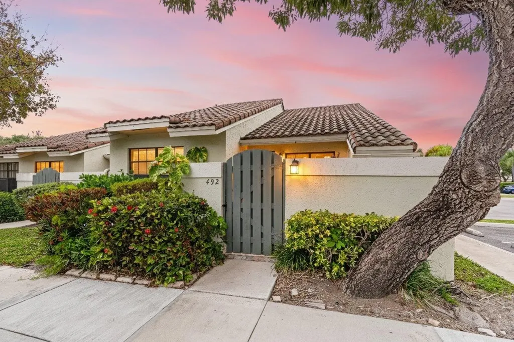 492 Hardwood Place Boca Raton FL 33431