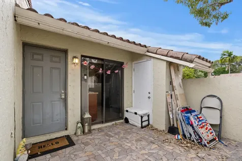 492 Hardwood Place Boca Raton FL 33431