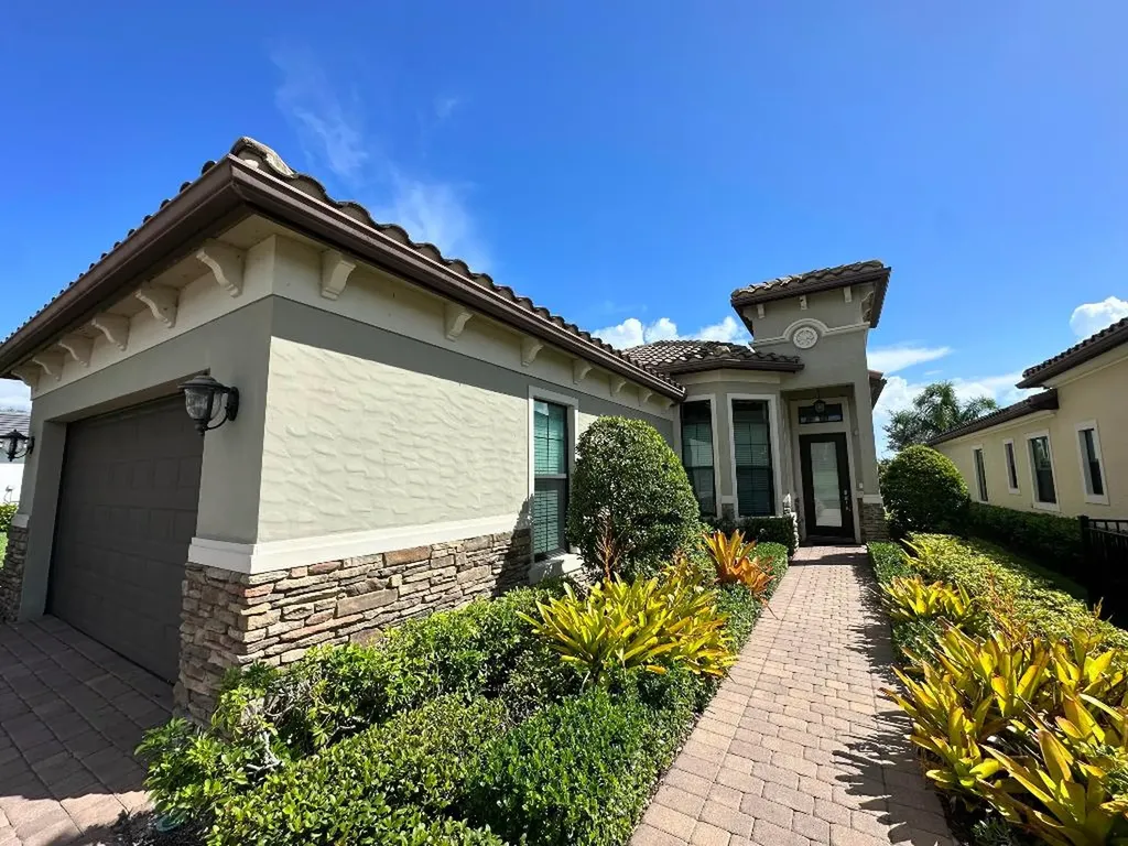 697 SE Fascino Circle Port St Lucie FL 34984
