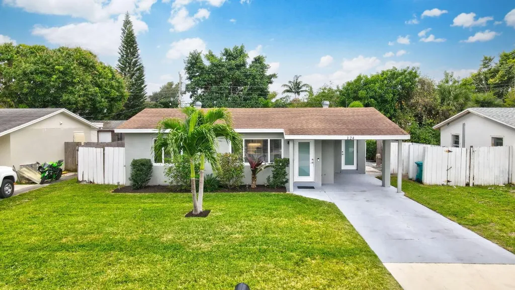 124 SW 11th Avenue Boynton Beach FL 33435