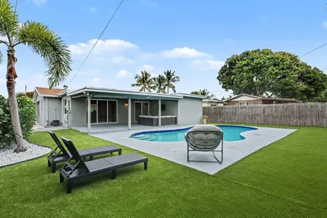 124 SW 11th Avenue Boynton Beach FL 33435