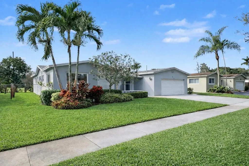 5037 SW 89th Avenue Cooper City FL 33328