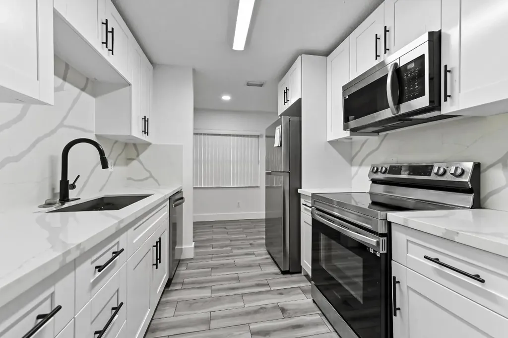 1390 Summit Run Circle West Palm Beach FL 33415