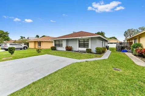 1390 Summit Run Circle West Palm Beach FL 33415