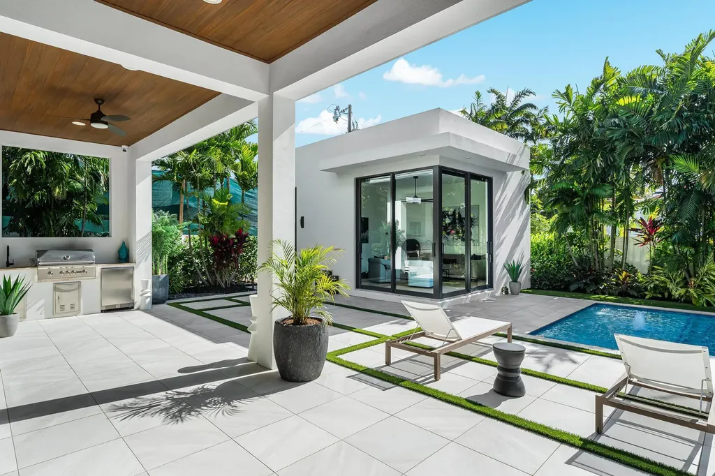 400 NE 4th Street Boca Raton FL 33432