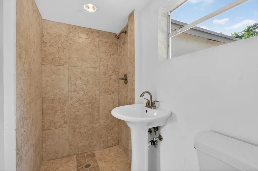 5183 NE 15th Avenue Pompano Beach FL 33064