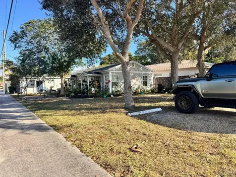 717 8th Avenue N Lake Worth Beach FL 33460