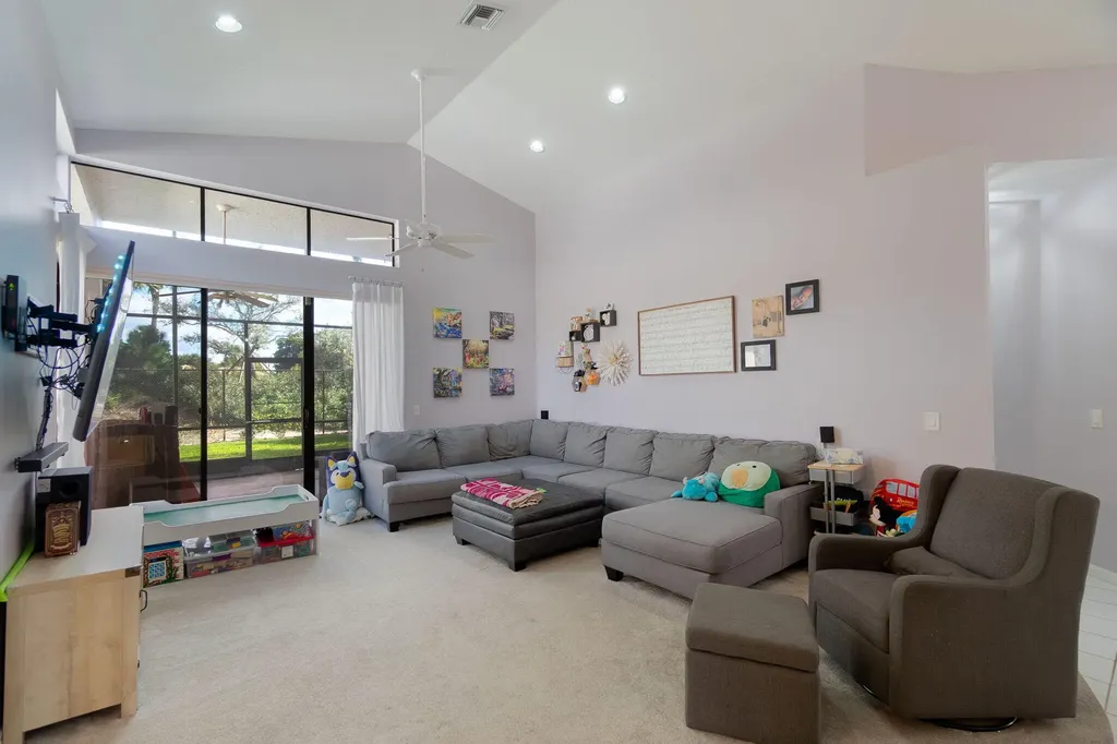 10122 Lexington Circle N Boynton Beach FL 33436