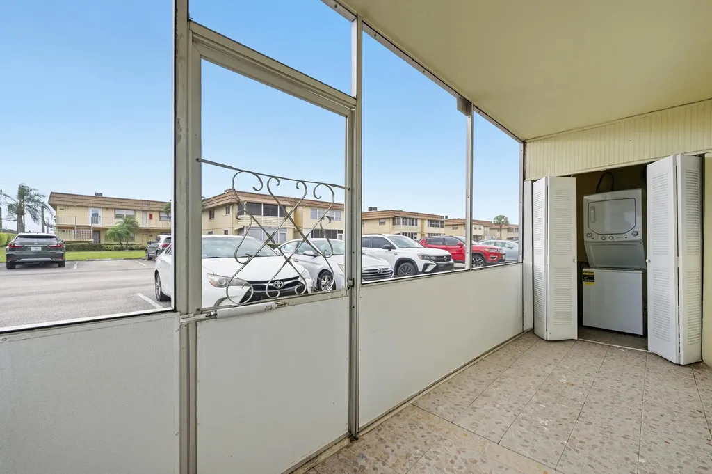 97 Saxony C Delray Beach FL 33446