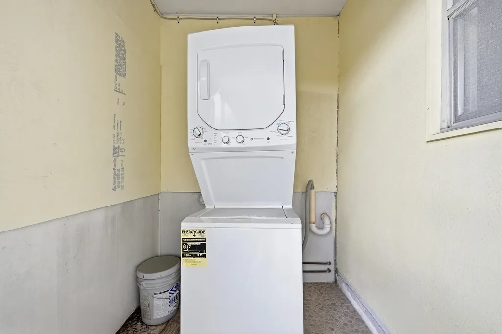 97 Saxony C Delray Beach FL 33446
