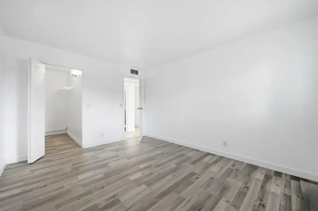 97 Saxony C Delray Beach FL 33446