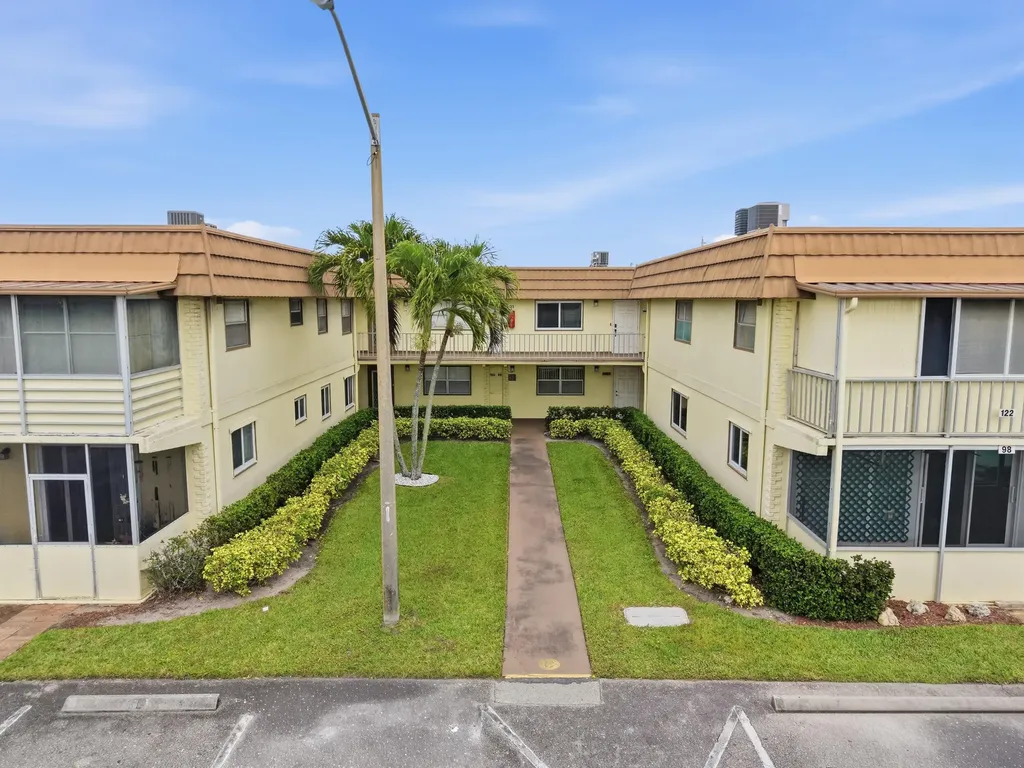 97 Saxony C Delray Beach FL 33446