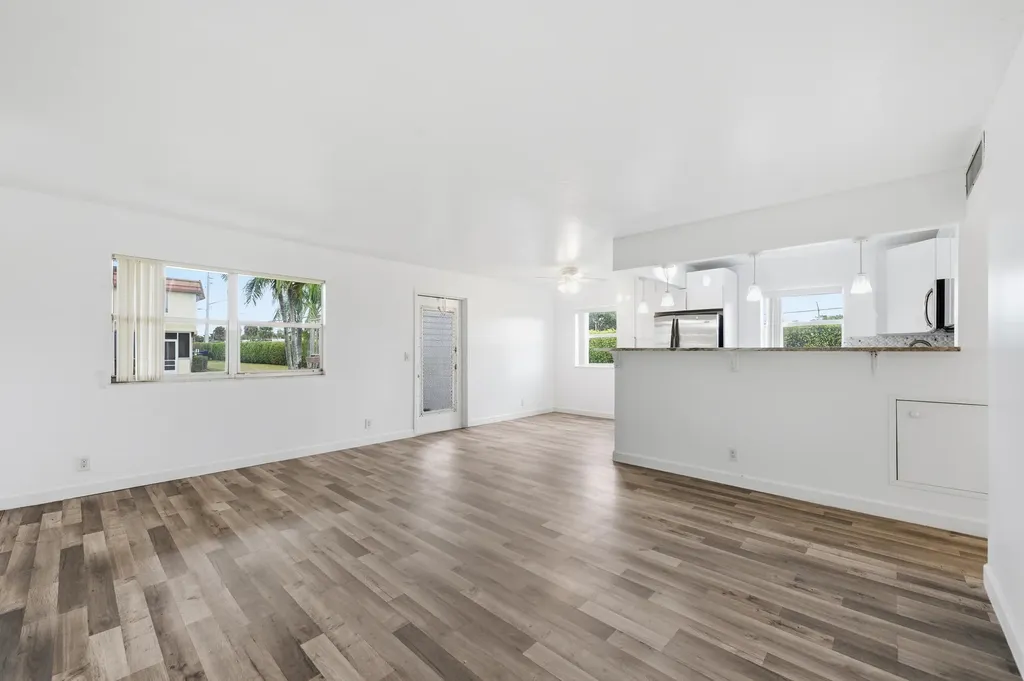 97 Saxony C Delray Beach FL 33446