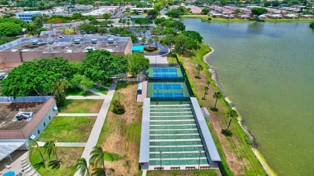 97 Saxony C Delray Beach FL 33446