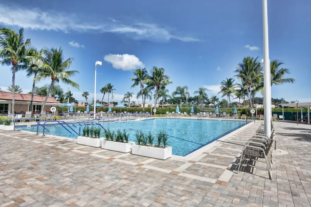 97 Saxony C Delray Beach FL 33446