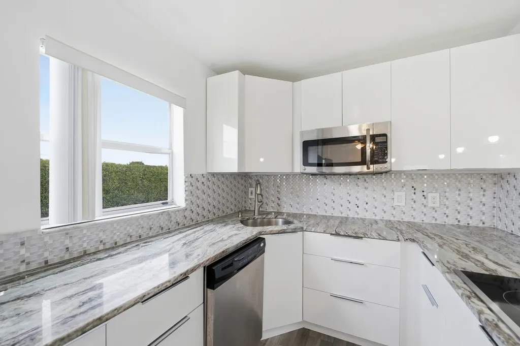 97 Saxony C Delray Beach FL 33446
