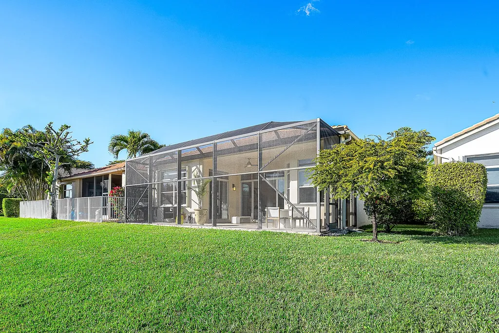 9666 Via Elegante Wellington FL 33411