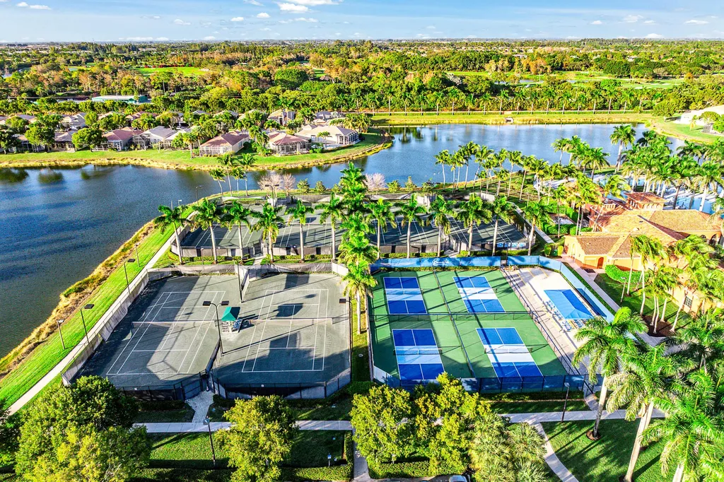 9666 Via Elegante Wellington FL 33411
