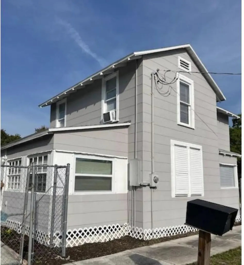 119 S 11th Street Fort Pierce FL 34950