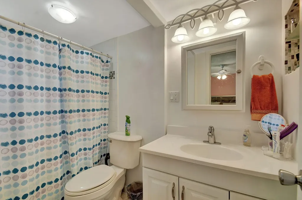 2121 NE 1st Court Boynton Beach FL 33435