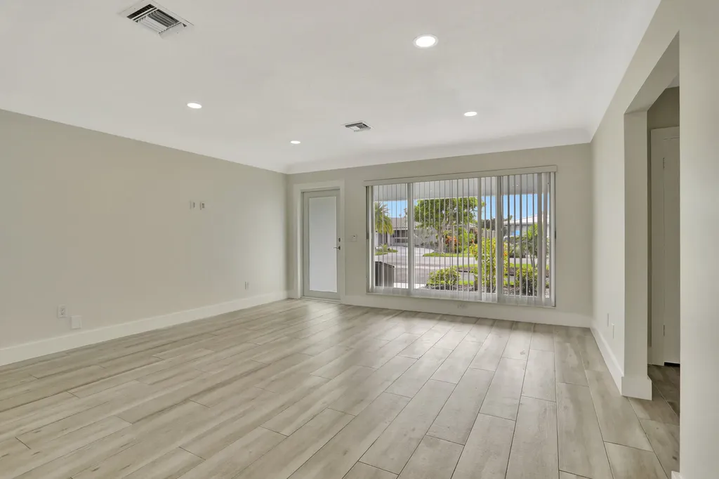 421 SE 5 Terrace Pompano Beach FL 33060