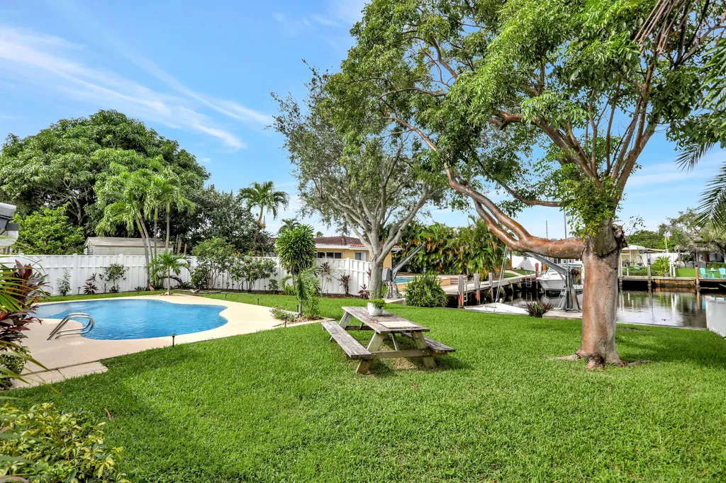 421 SE 5 Terrace Pompano Beach FL 33060