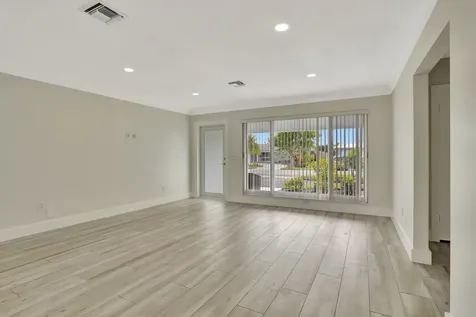 421 SE 5 Terrace Pompano Beach FL 33060