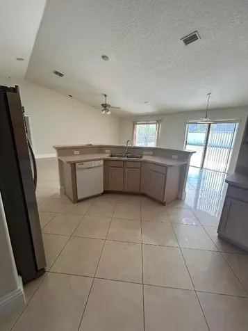 5704 NW Croton Avenue Port St Lucie FL 34986