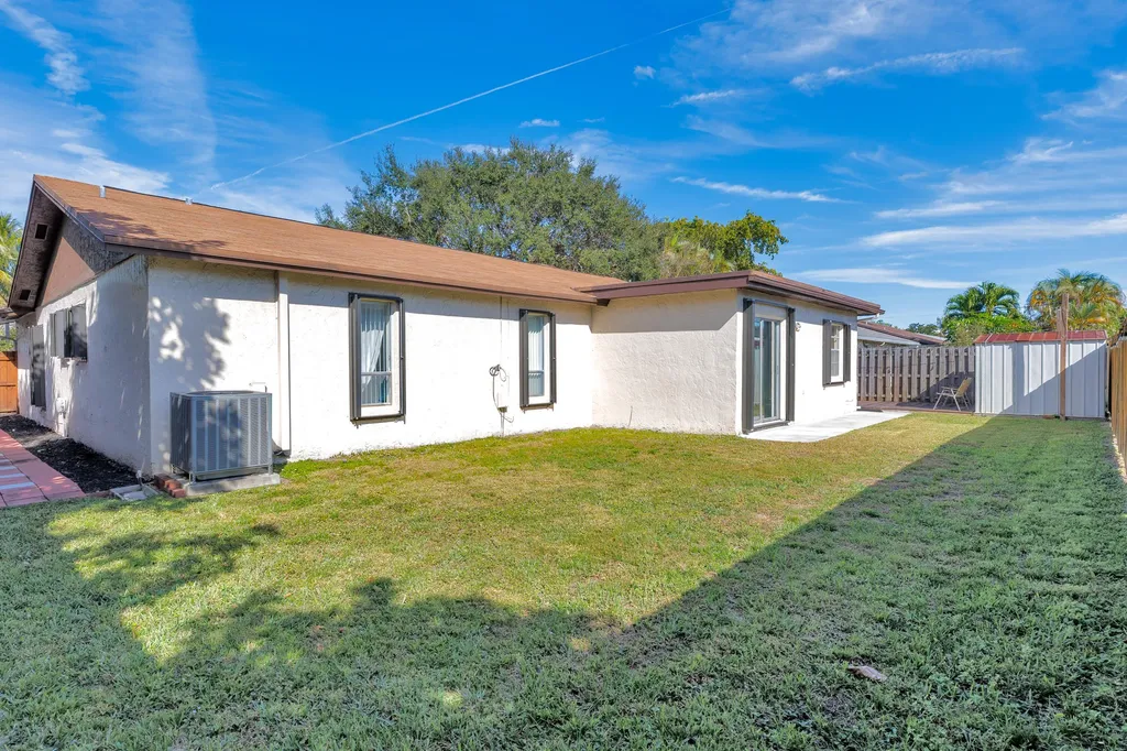 3880 NW 2nd Court Deerfield Beach FL 33442