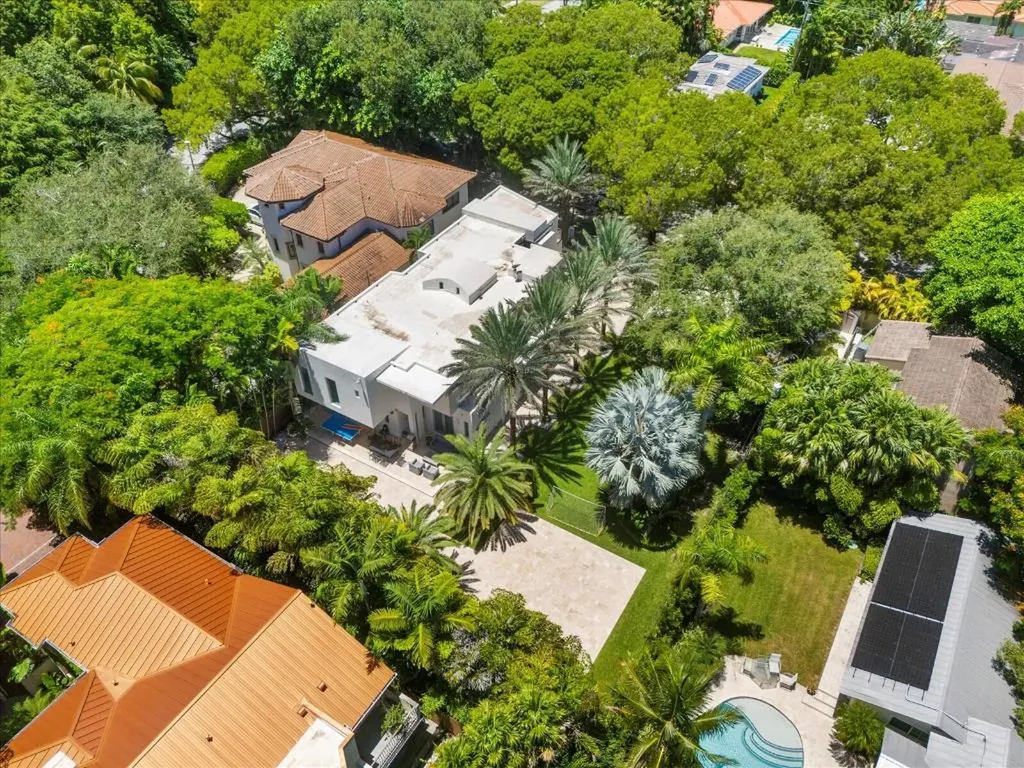 3917 S Le Jeune Road Miami FL 33146